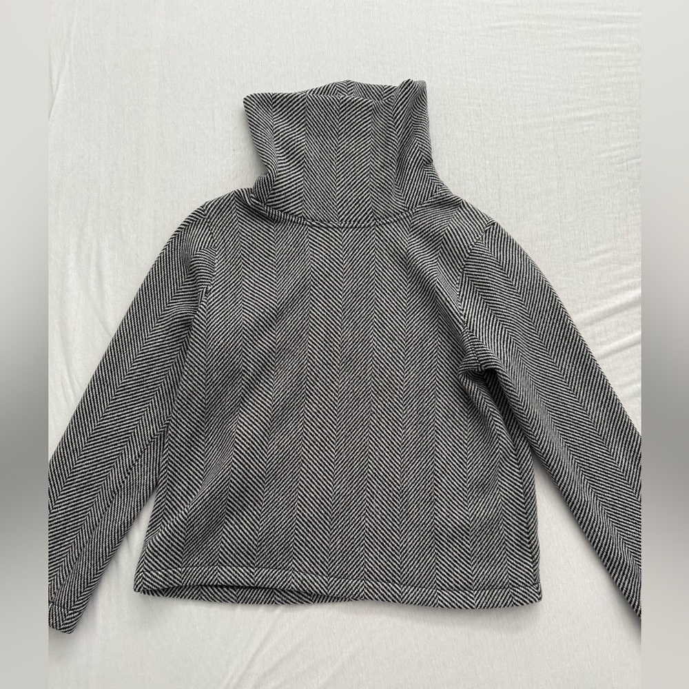 JCREW Women's Black and White Herringbone Sweater XL